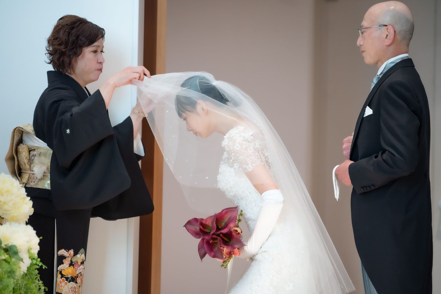 新郎様が終わると、続いては新婦様の「ベールダウン」セレモニーへ